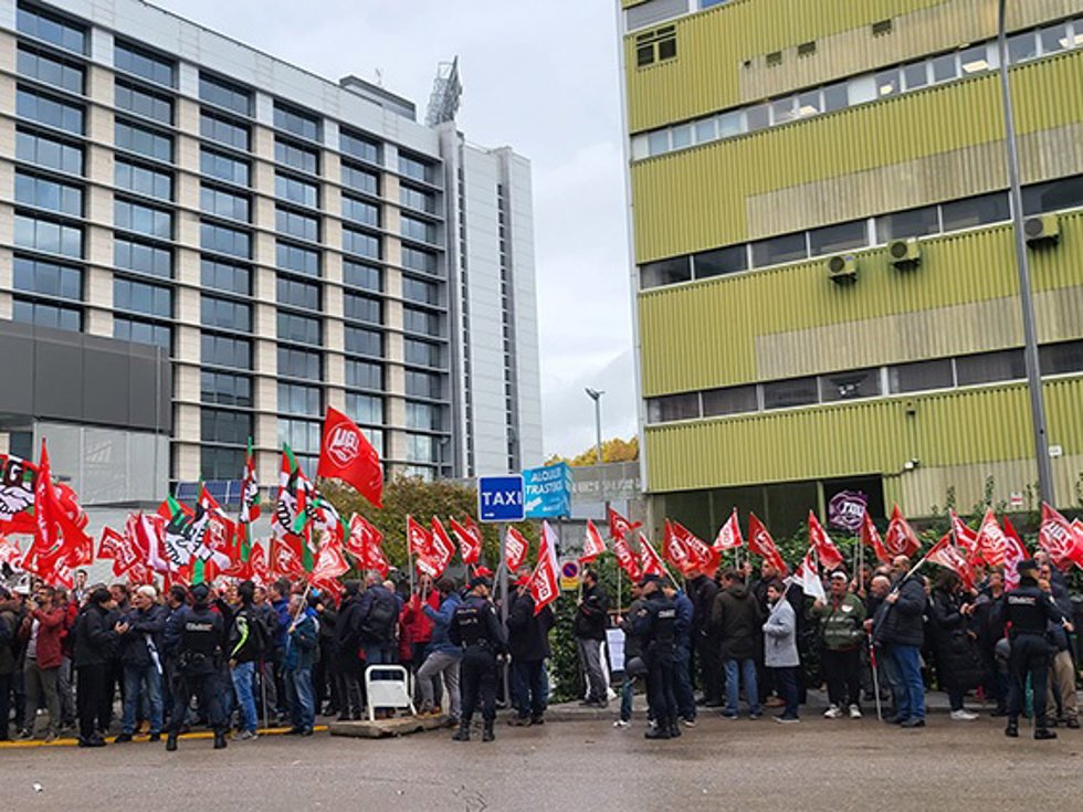 CCOO y UGT piden a Iberdrola compensar el IPC en los salarios