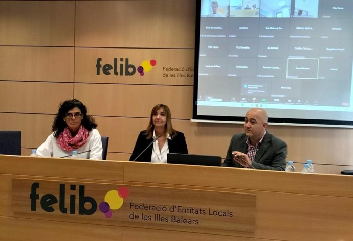 Miembros de la Felib presentan los resultados de las estatregias de prevención de consumo de alcohol entre menores en varios municipios de Baleares.
