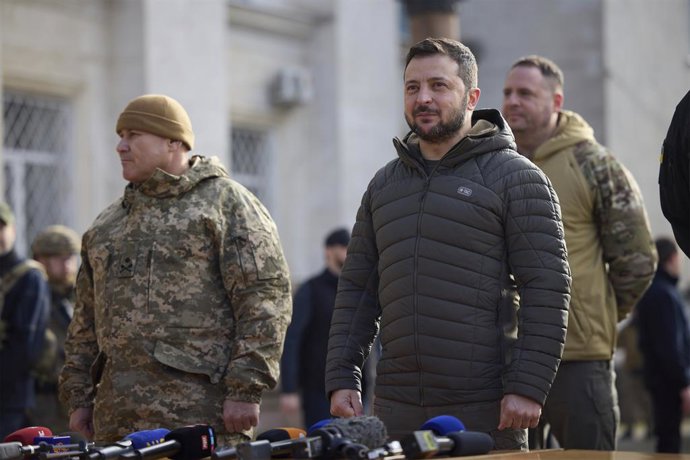 14 November 2022, Ukraine, Kherson: Ukrainian President Volodymyr Zelensky delivers remarks following a flag raising ceremony outside the Kherson Regional State Administration. Zelenskyy visit the city retaken from Russian occupation. Photo: -/Planet Pi