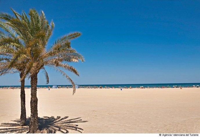 Archivo - Playa de la Malvarrosa de Valncia