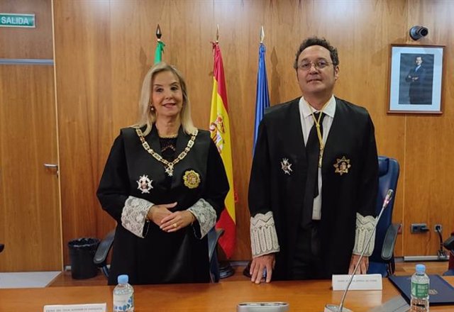 El fiscal general del estado, Álvaro García Ortiz, y la fiscal superior de Andalucía, Ana Tárrago, en Málaga.