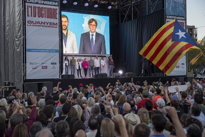 Archivo - El ex presidente catalán Carles Puigdemont, durante el acto por el 5 Aniversario del referéndum ilegal del 1-O