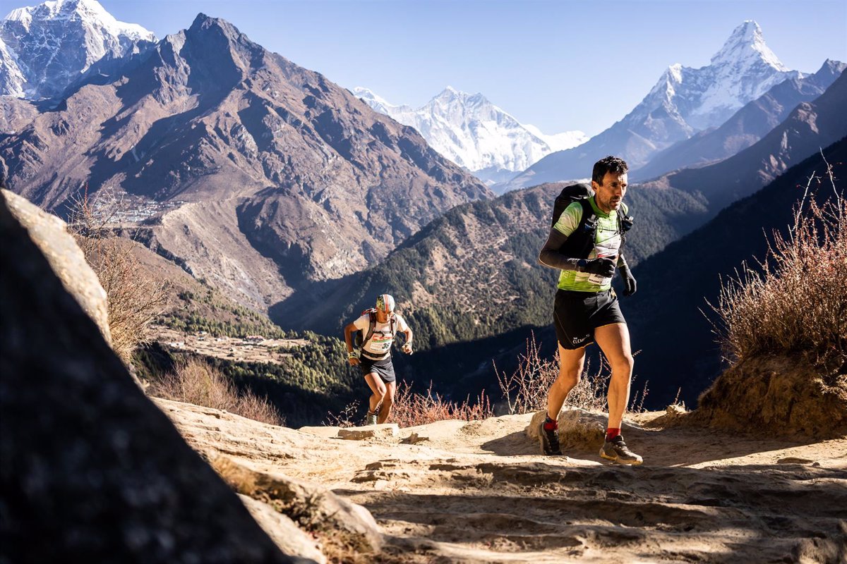 El español Miguel Heras conquista la Everest Trail Race by The Elements