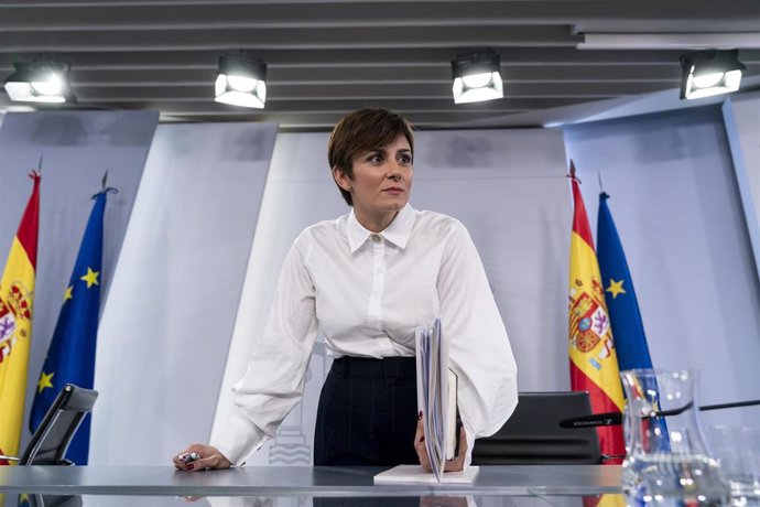 La ministra de Política Territorial y portavoz del Gobierno central, Isabel Rodríguez, ofrece declaraciones a los medios de comunicación tras una rueda de prensa posterior al Consejo de Ministros en Moncloa, a 15 de noviembre de 2022, en Madrid (España)