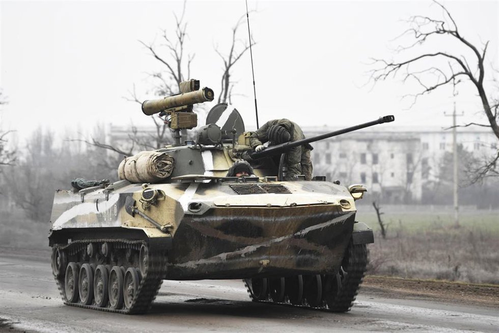 Archivo - Tanque ruso en Crimea