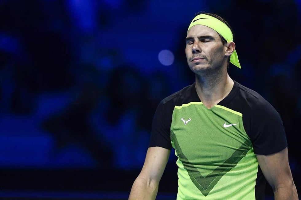 Rafa Nadal se lamenta durante el partido ante Felix Auger-Aliassime de las Finales de la ATP 2022