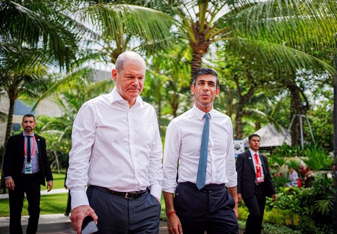 l canciller alemán, Olaf Scholz (izq.), y el primer ministro británico, Rishi Sunak