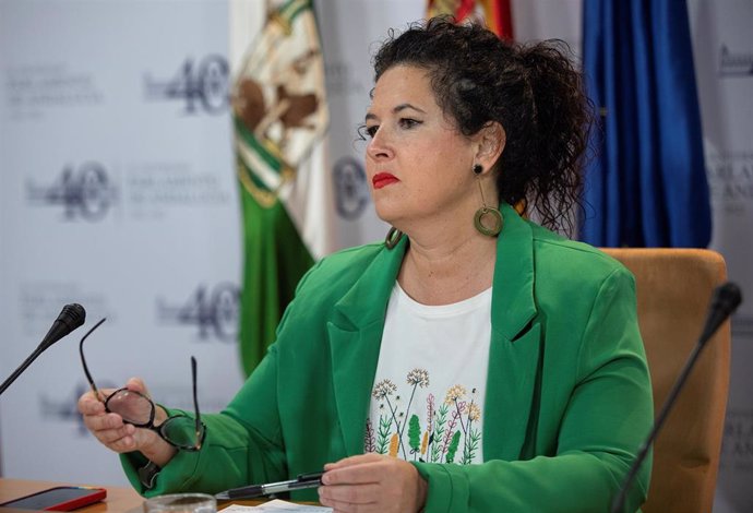 La diputada de Adelante Andalucía Maribel Mora, en una foto de archivo en el Parlamento andaluz.