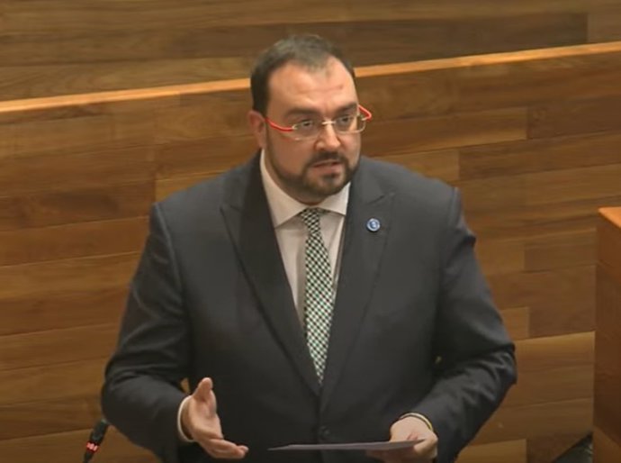 Archivo - El presidente del Principado, Adrián Barbón