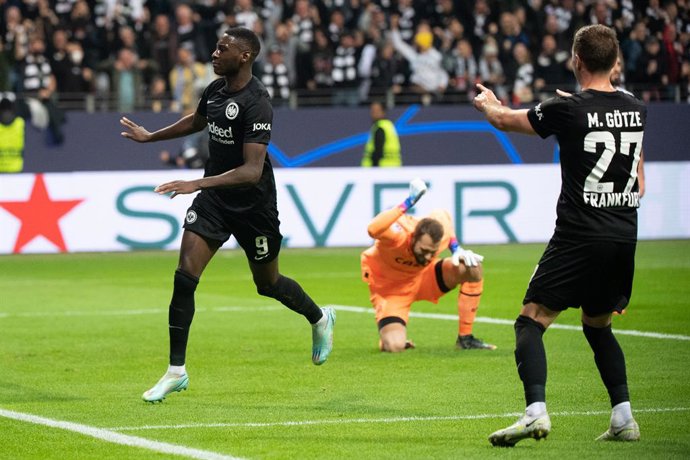 26 October 2022, Hesse, Frankfurt/Main: Frankfurt's Randal Kolo Muani celebrates his goal during the UEFA Champions League Group D soccer match between Eintracht Frankfurt and Olympique Marseille at Deutsche Bank Park. Photo: Sebastian Gollnow/dpa