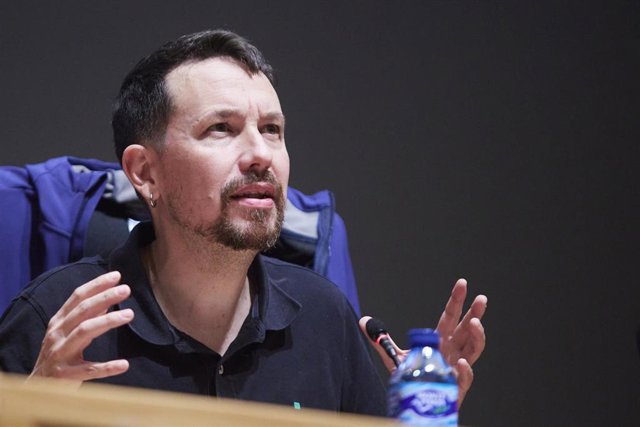 El exlíder de Podemos Pablo Iglesias, durante la presentación de su libro 'Medios y cloacas', a 11 de noviembre de 2022 en Sevilla (Andalucía, España). El exlider de Podemos, Pablo Iglesias, acude a Sevilla a presentar su nuevo libro.