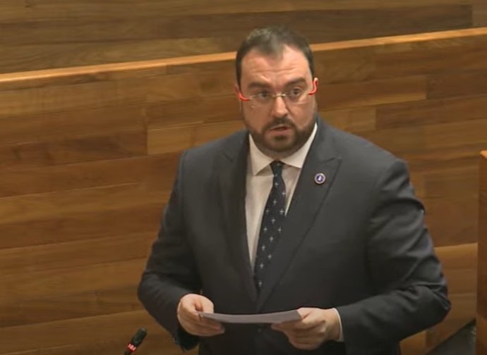 El presidente asturiano, el socialista Adrián Barbón