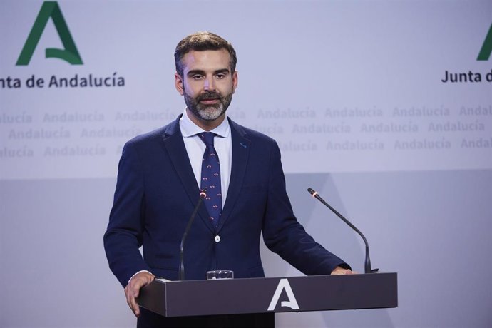 El consejero de Sostenibilidad, Medio Ambiente y Economía Azul de la Junta de Andalucía y portavoz del gobierno, Ramón Fernández-Pacheco, en una rueda de prensa tras un Consejo de Gobierno en una imagen de archivo