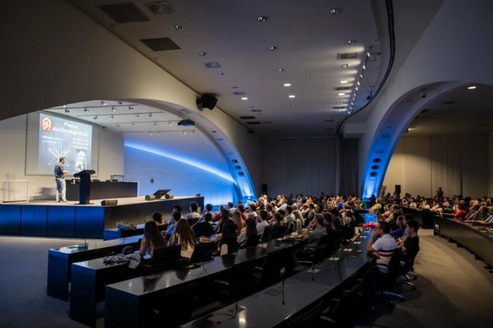 El experto de la Agencia Espacial Europea Anthony Marston explicará en el Museu de les Cincies cómo es el Telescopio Espacial James Webb