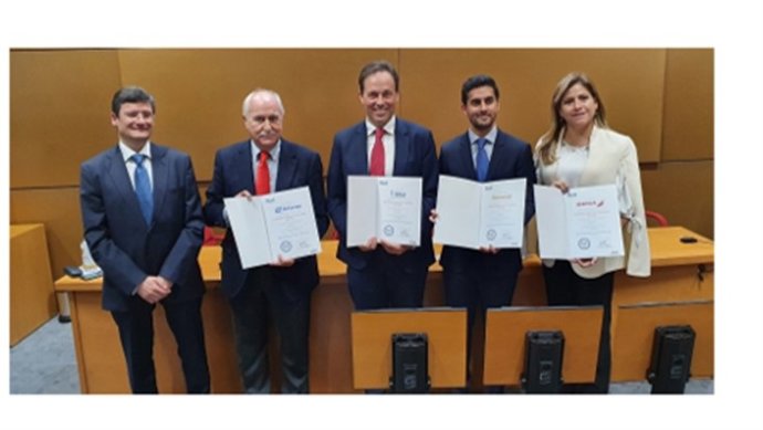 Entrega de premios a las empresas de confianza en Colombia