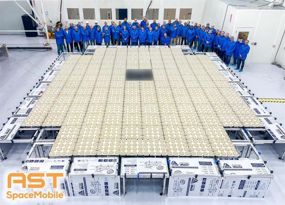 AST SpaceMobile despliega su la antena de comunicaciones por satélite y realizará pruebas de telefonía móvil