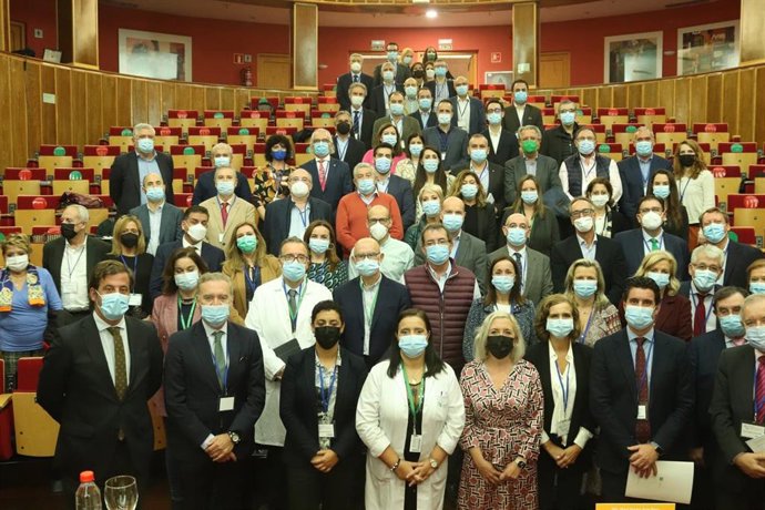 Organizadores y asistentes al congreso.