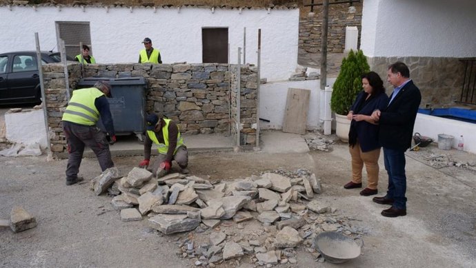 Matilde Díaz visita obras del PFEA en Alcudia de Monteagud (Almería)