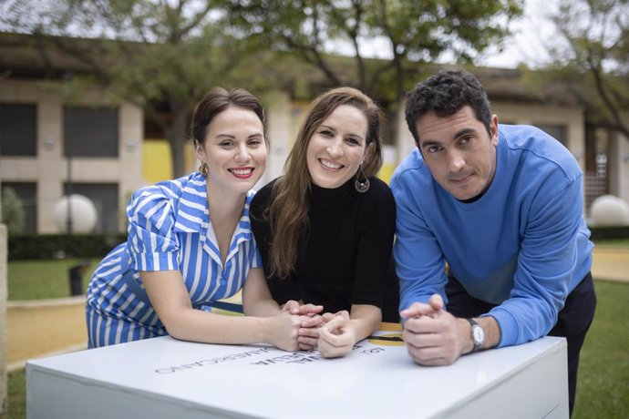 La actriz y guionista de la cinta, Marietere Vélez, la directora Juliana Maité  y el actor Gabriel Alexander (de izquierda a derecha)