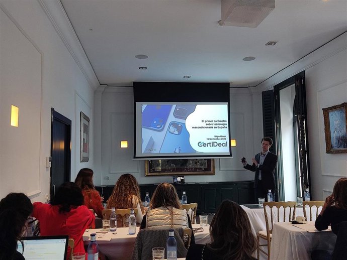 Presentación del primer barómetro sobre tecnología reacondicionada en España, publicado por Certideal este miércoles 16 de noviembre.