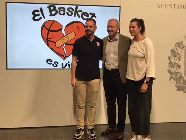 El alcalde de Zaragoza. Jorge Azcón, ha presentado el evento "Basket es vida", junto a la concejal de Deportes, Cristina García y el organizador, Alberto Béjar