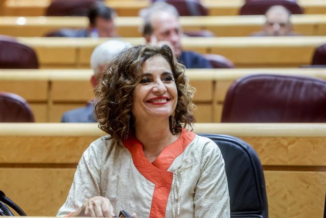 La ministra de Hacienda y Función Pública, María Jesús Montero, en una sesión de control al Gobierno, en el Senado