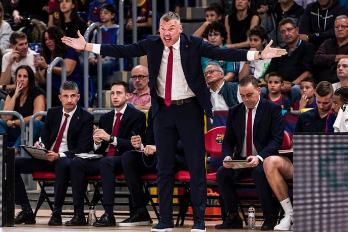 Sarunas Jasikevicius, Head coach of FC Barcelona gestures during the ACB Liga Endesa match between FC Barcelona and Basquet Girona  at Palau Blaugrana on November 06, 2022 in Barcelona, Spain.