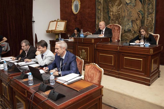 El presidente de la Diputación de Córdoba, Antonio Ruiz, durante el Pleno de noviembre.