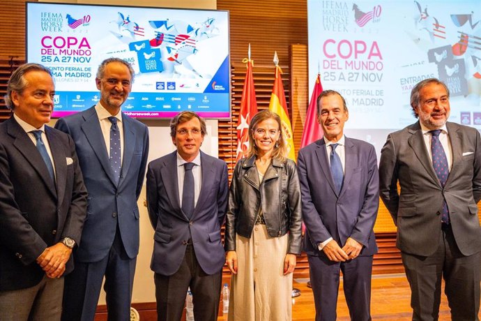 El alcalde de Madrid, José Luis Martínez-Almeida, presidió la presentación de la décima edición de la Madrid Horse Week.