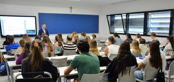 Participantes del programa Mentor de Cardenal Spínola CEU.