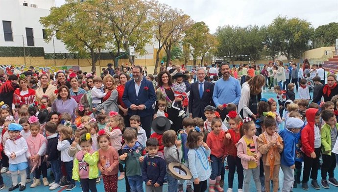 La Junta ve clave "seguir acercando el flamenco al alumnado" por ser un arte que "debemos cuidar y promover"