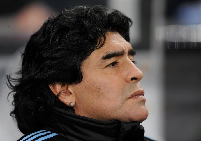 Archivo - El exfutbolista Diego Armando Maradona, en su etapa como seleccionador de Argentina.  