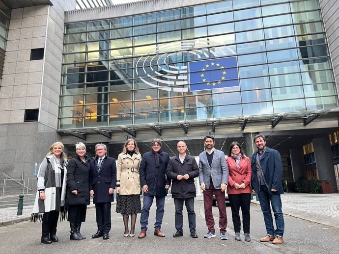 Los exconsellers de Junts se reúnen con el expresidente de la Generalitat Carles Puigdemont en Bruselas