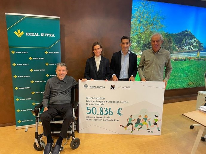 Rural Kutxa dona 50.836 euros a la Fundación Francisco Luzón por los participantes que finalizaron la Behobia-SS
