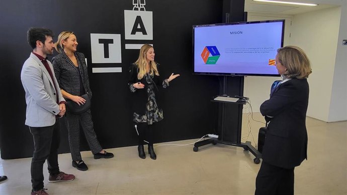 ITAINNOVA muestra sus instalaciones y proyectos punteros a la ministra Nadia Calviño.