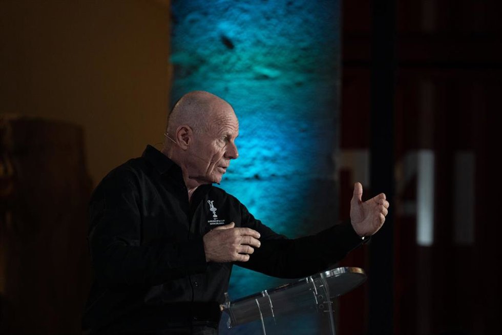 El CEO de ACE y regatista, Grant Dalton, interviene durante la presentación de la 37 edición de la Copa América de la Vela en el Museu Marítim, a 16 de noviembre de 2022, en Barcelona, Cataluña (España)
