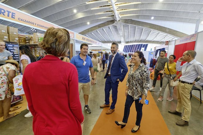 La consejera de Desarrollo Socioeconómico del Cabildo de Tenerife, Carmen Luz Baso, visita Exposaldo