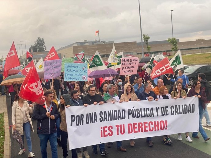 Cabecera de la manifestación 'Por una sanidad pública y de calidad' celebrada en Palma del Río.