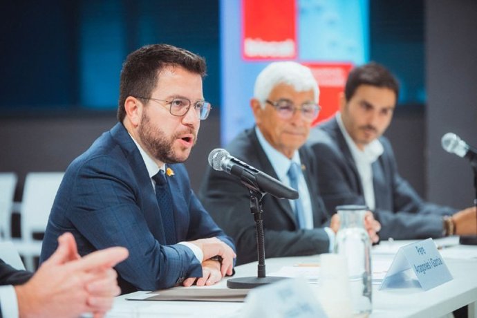 El president de la Generalitat, Pere Aragons, i el conseller de Salut, Manel Balcells