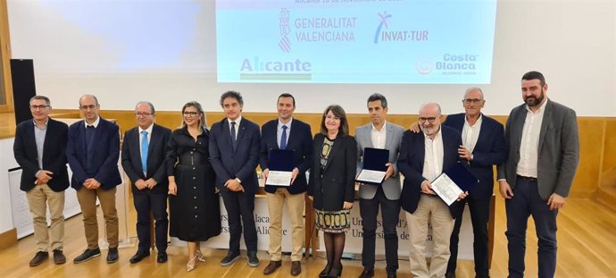 La Generalitat recibe el reconocimiento de la UA por la Red de Destinos Turísticos Inteligentes