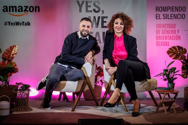 Conversación entre Adrián Portillo y Daniela Santiago en el marco de la iniciativa Yes We Talk de Amazon.