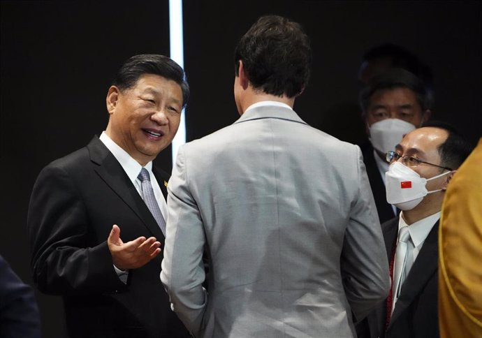 El presidente chino, Xi Jinping, y el primer ministro de Canadá, Justin Trudeau, en Bali
