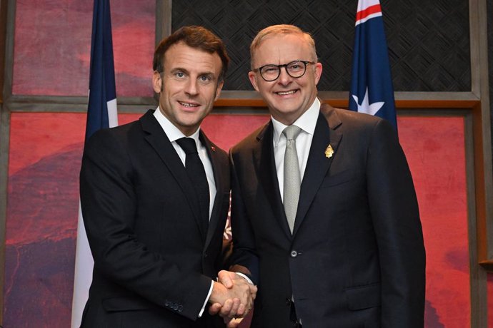 Frances President Emmanuel Macron meets Australias Prime Minister Anthony Albanese  during the 2022 G20 summit in Nusa Dua, Bali, Indonesia, Wednesday, November 16, 2022. (AAP Image/Mick Tsikas) NO ARCHIVING