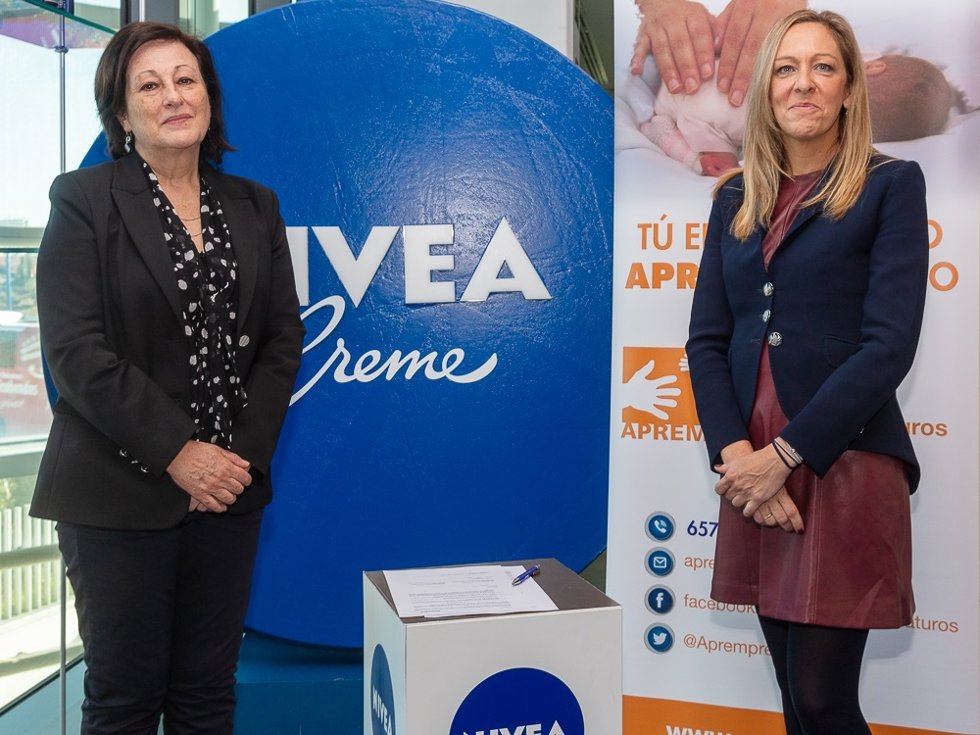 NIVEA y APREM desarrollan el Programa ConTacto. Piel con Piel con bebés prematuros para contribuir a reducir la morbilidad en los niños nacidos prematuramente pertenecientes a familias desfavorecidas y a mejorar la calidad de vida de éstas