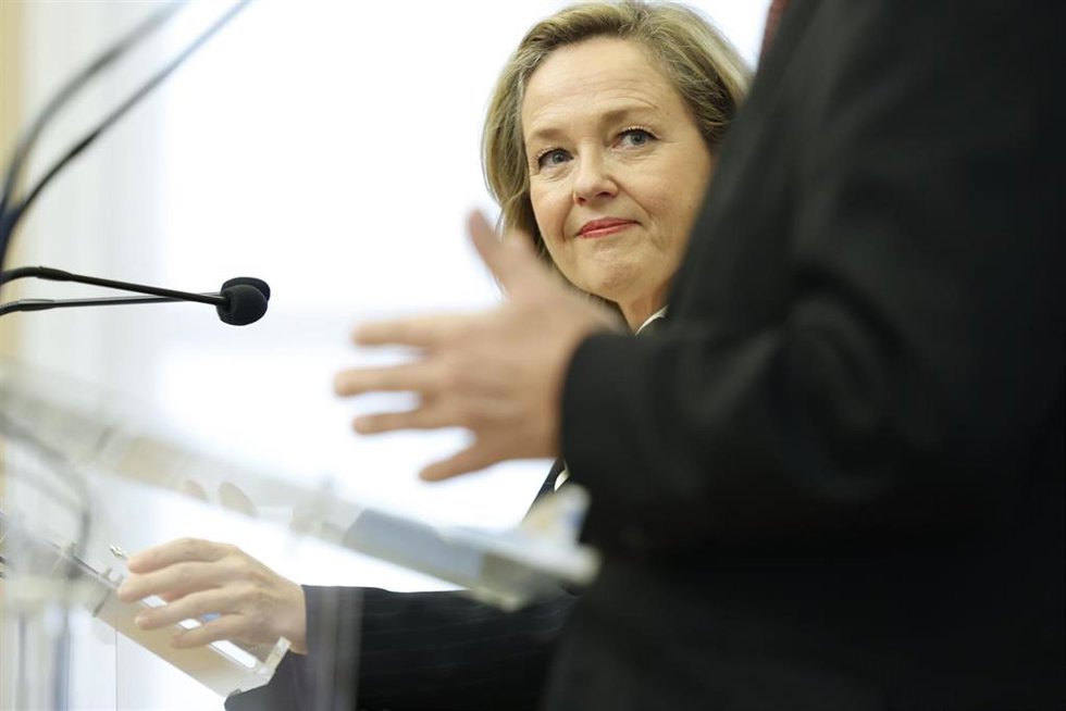 La vicepresidenta primera y ministra de Asuntos Económicos y Transformación Digital, Nadia Calviño, a 16 de noviembre de 2022, en Zaragoza, Aragón (España). 