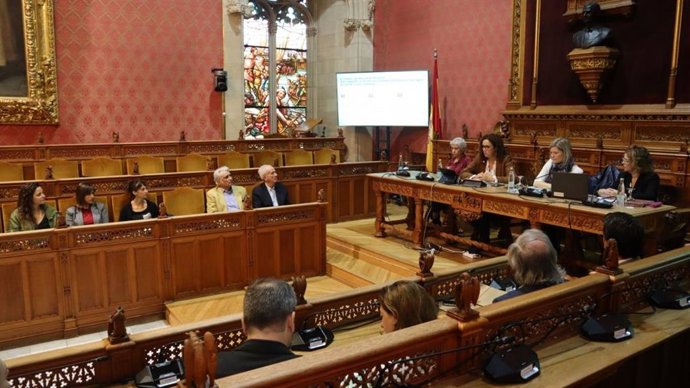 La presidenta del Consell de Mallorca, Catalina Cladera, presenta los presupuestos de la institución para el año 2023 a los representantes de las federaciones y entidades del Tercer Sector Social.