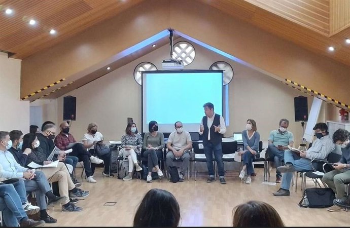 Municipios de la provincia de Barcelona comparten experiencias de rehabilitación de viviendas en una jornada.