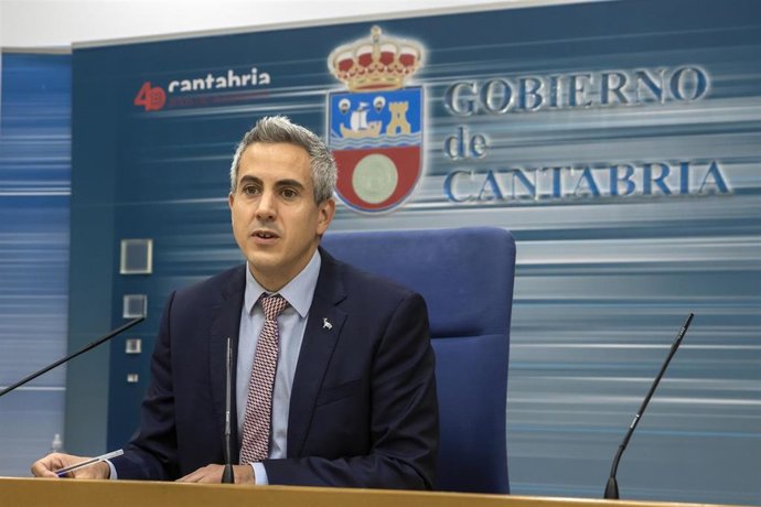 El vicepresidente y consejero de Universidades, Igualdad, Cultura y Deporte, Pablo Zuloaga, informa, en rueda de prensa, de los acuerdos del Consejo de Gobierno