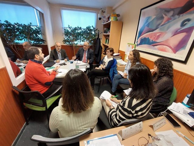 Reunión sobre la atención a víctimas de delitos.