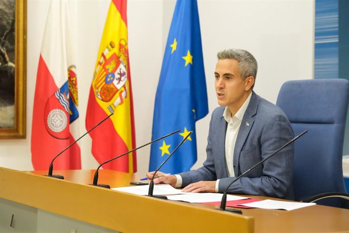 El vicepresidente y consejero de Universidades, Igualdad, Cultura y Deporte, Pablo Zuloaga, informa, en rueda de prensa, de los acuerdos del Consejo de Gobierno